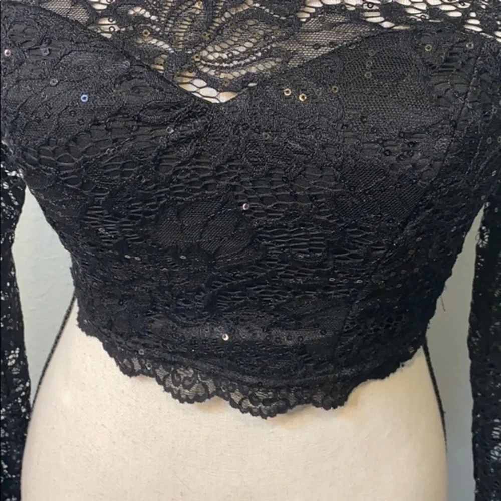 💜💜 Women’s Black Lacy Sequined Top Junior Size 3